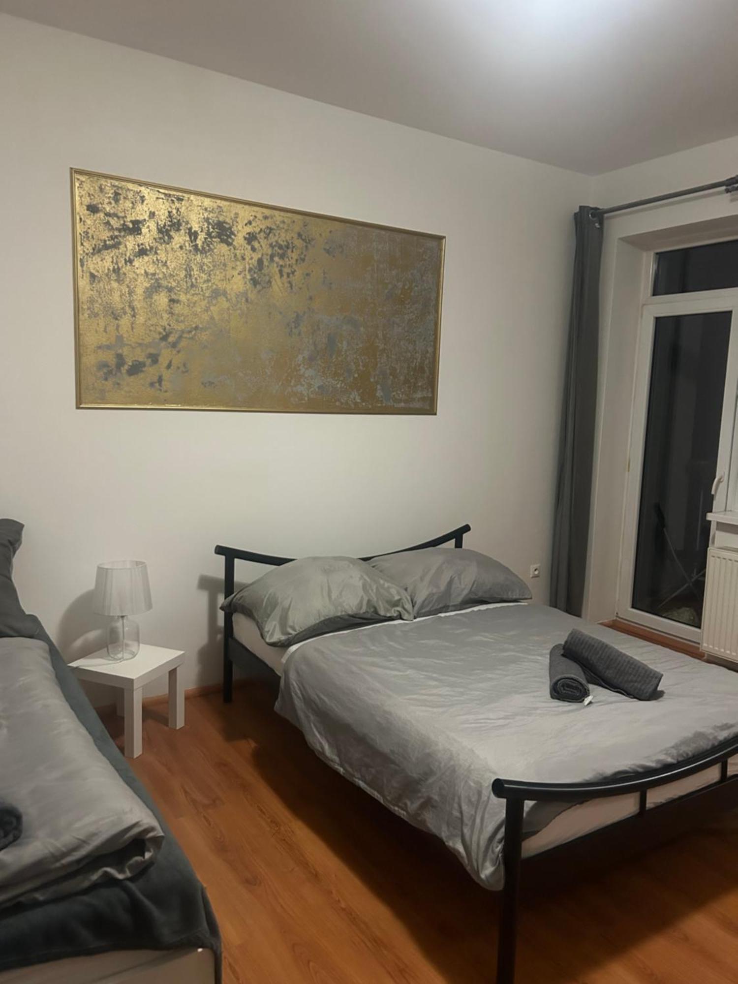 Plaza De Luxe Apartment Братислава Екстериор снимка